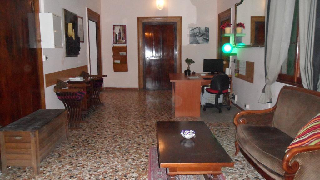 Youth Venice Palace Exterior foto