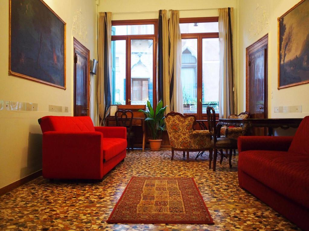 Youth Venice Palace Exterior foto