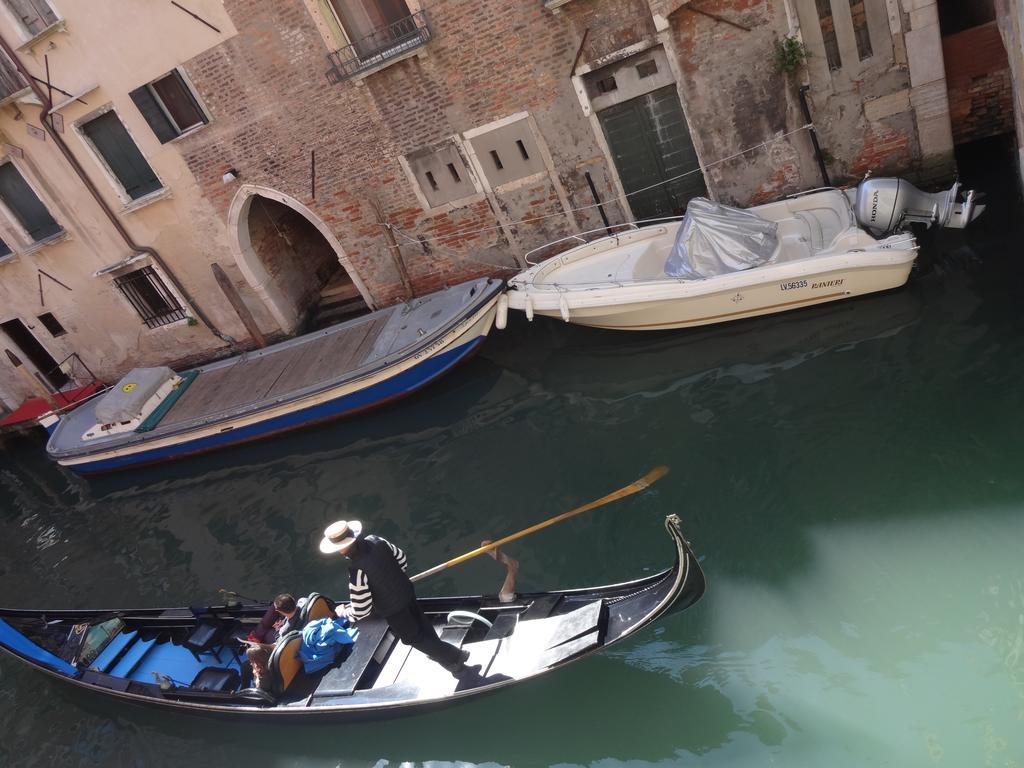 Youth Venice Palace Exterior foto