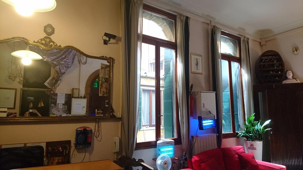Youth Venice Palace Exterior foto